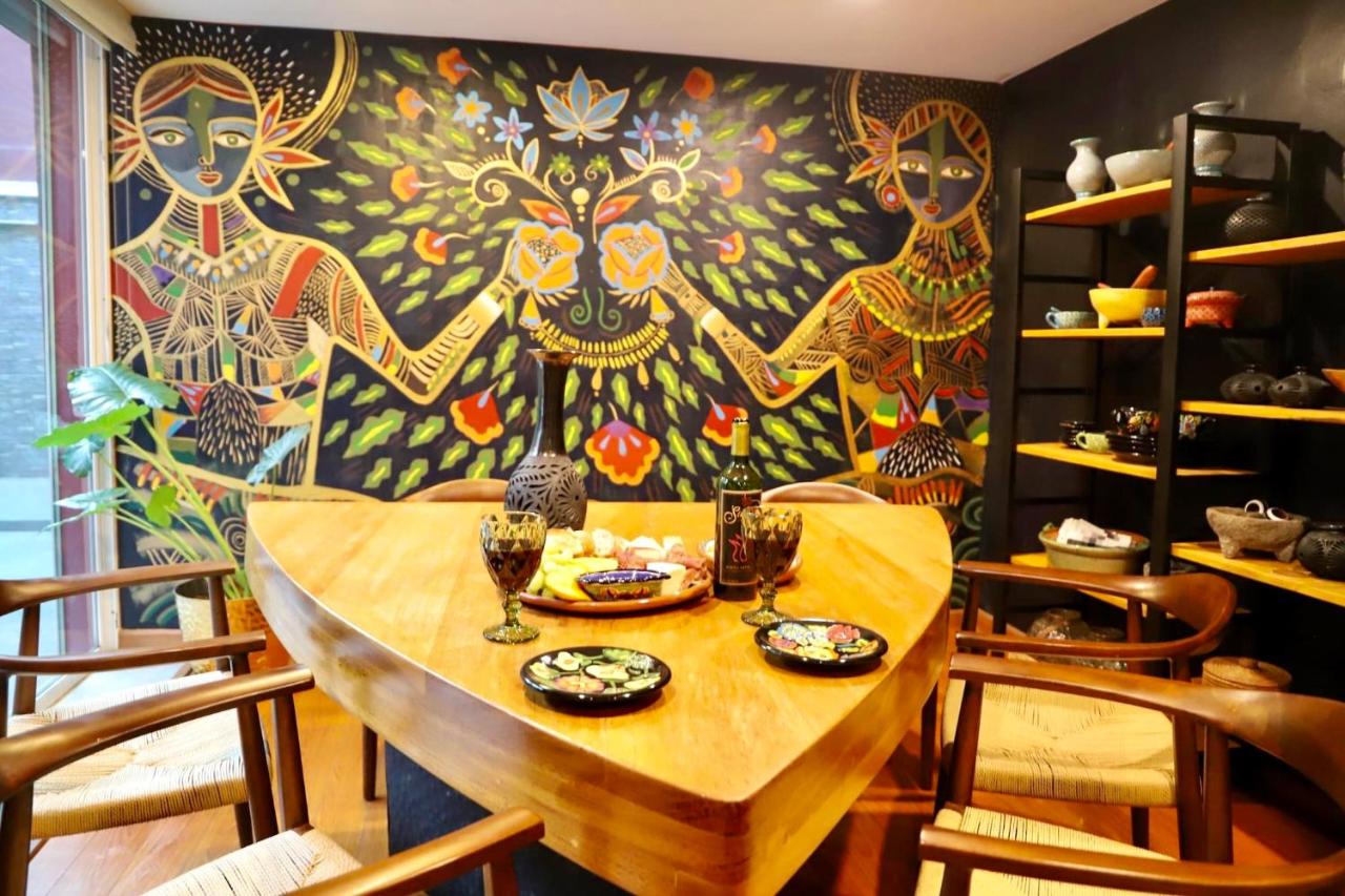 B&B Mexico City - Luxurious Mid Century Modern folk art home - Bed and Breakfast Mexico City