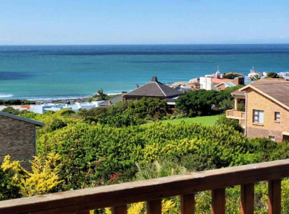 B&B Jeffreys Bay - JBay Surfed Out - Bed and Breakfast Jeffreys Bay