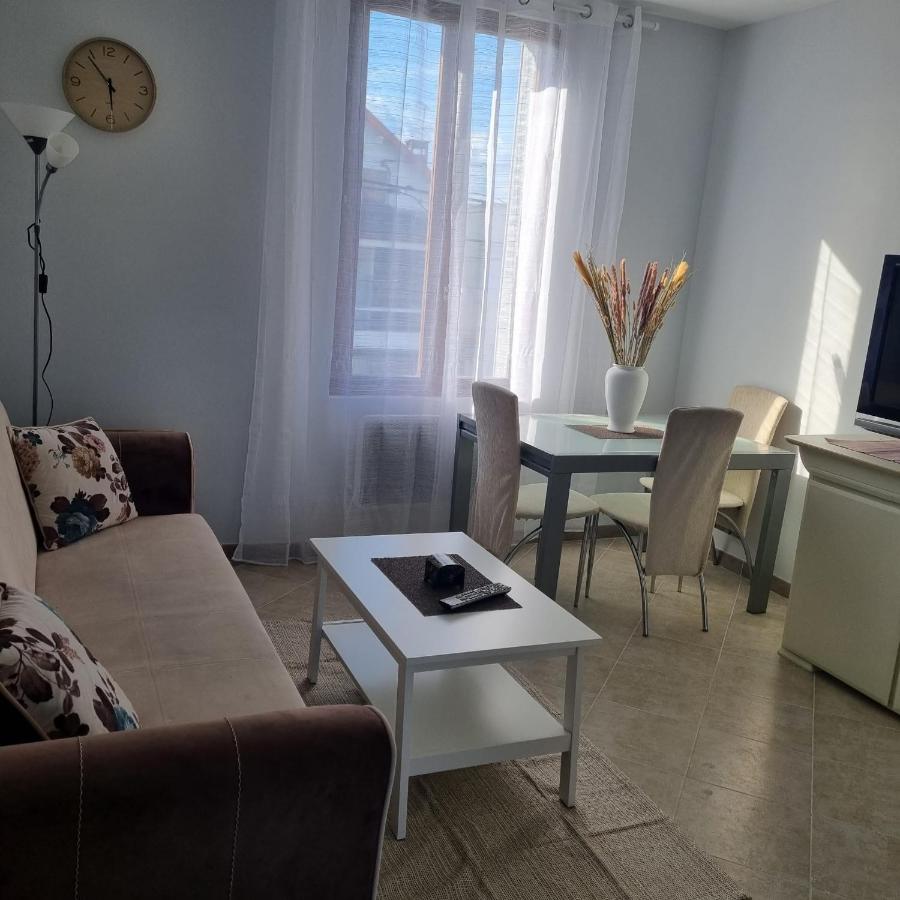 Jolie F2-5mn de l'aéroport d'Orly parking privé gratuit - B&B Paray-Vieille-Poste