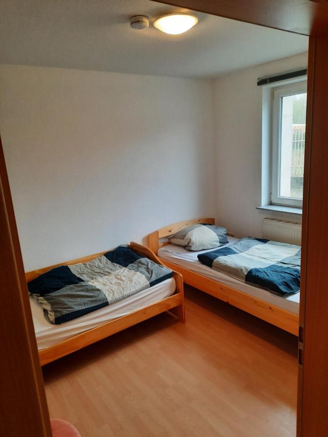 Zweibettzimmer mit Gartenblick
