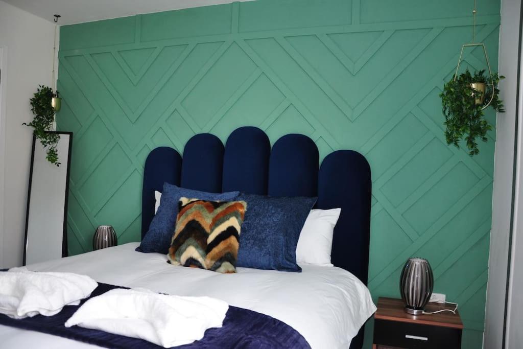 B&B Milton Keynes - Stunning 2 bedroom apt - Bed and Breakfast Milton Keynes
