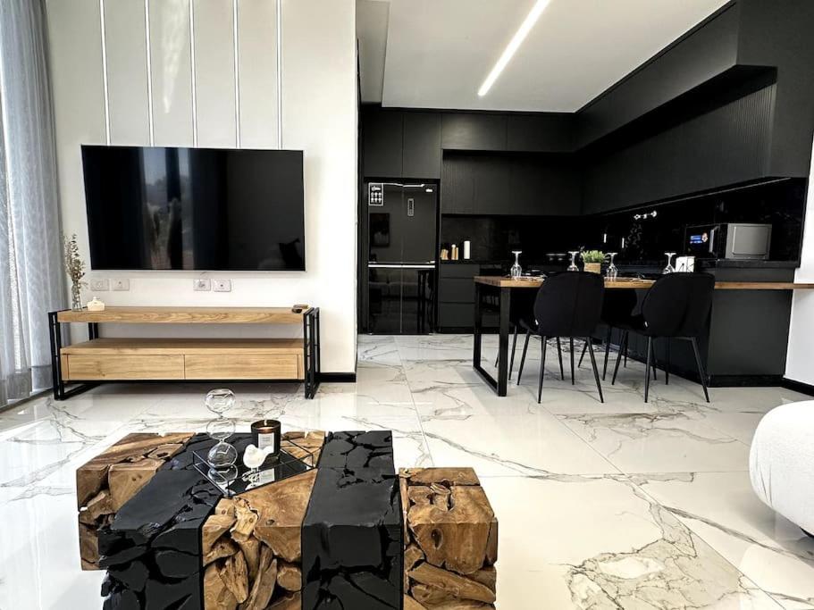 Stylish and spacious 3BR apartment in the heart of Jerusalem! اهلا وسهلا - B&B Jerusalén