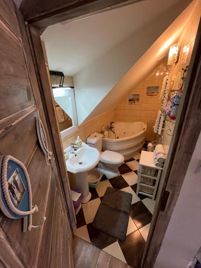 Deluxe Suite with Spa Bath