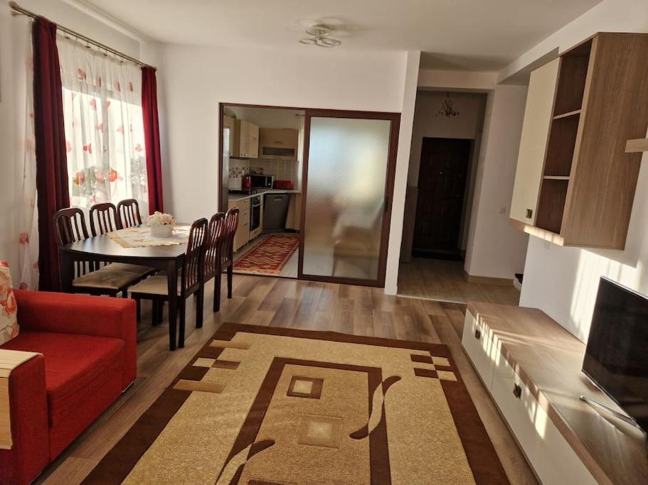 B&B Brasov - Casă și curte confortabilă - Bed and Breakfast Brasov