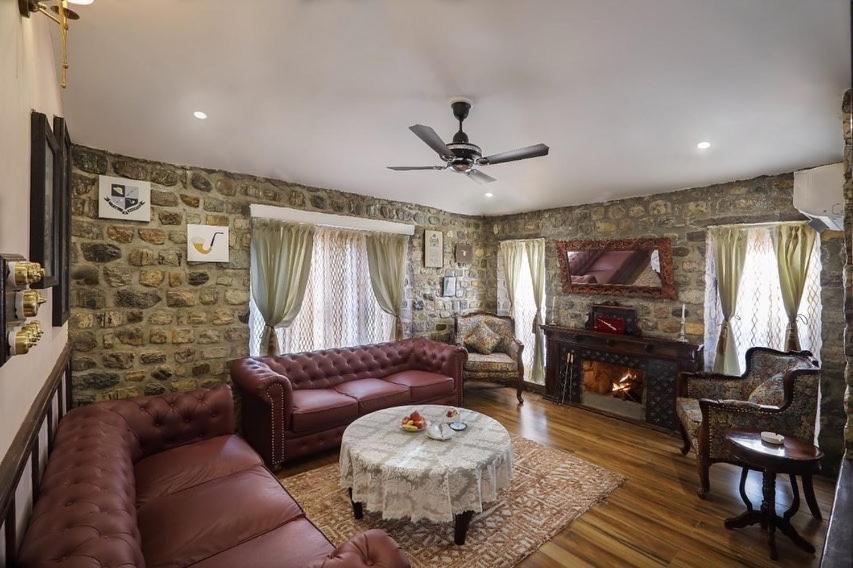 Jim & Holmes Resort & Luxury Residences in Jim Corbett National Park - Ferienwohnung Rāmnagar