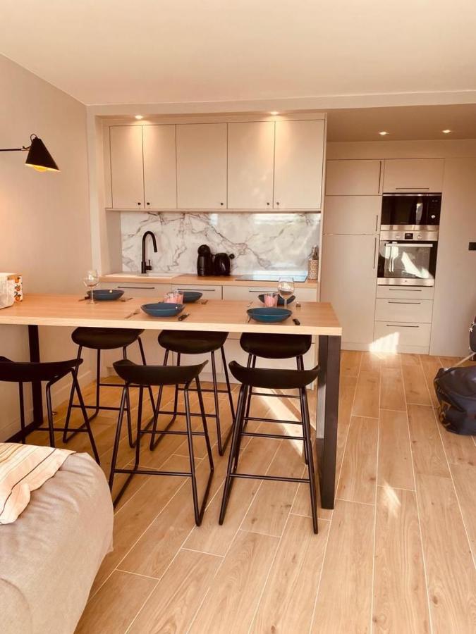 LE CALI, P2 Cabine dans une résidence avec piscine, vue mer et parking privé - B&B La Grande-Motte