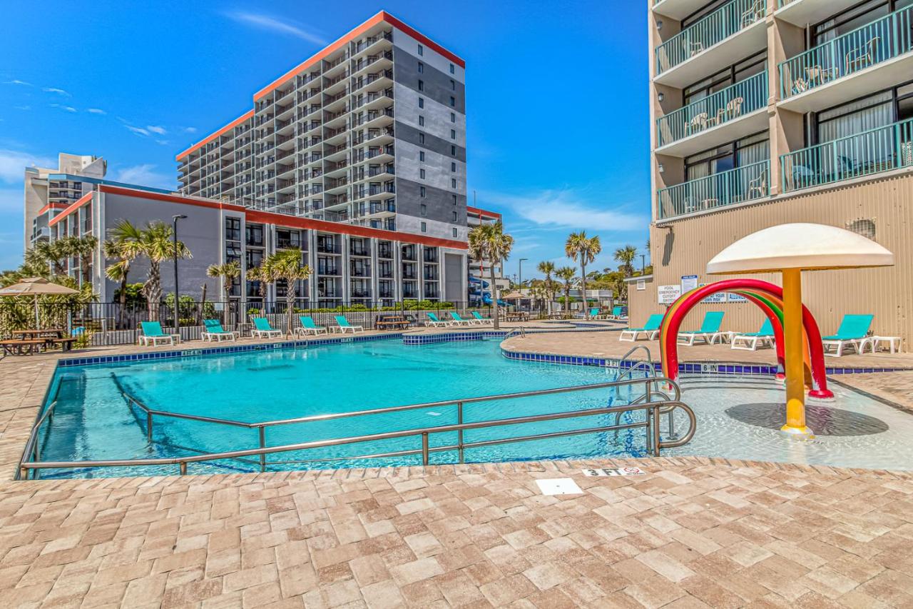 Sleek and Modern Oceanfront Condo - 6th Floor- Sand Dunes 2635 - Chambres d’hôtes Myrtle Beach