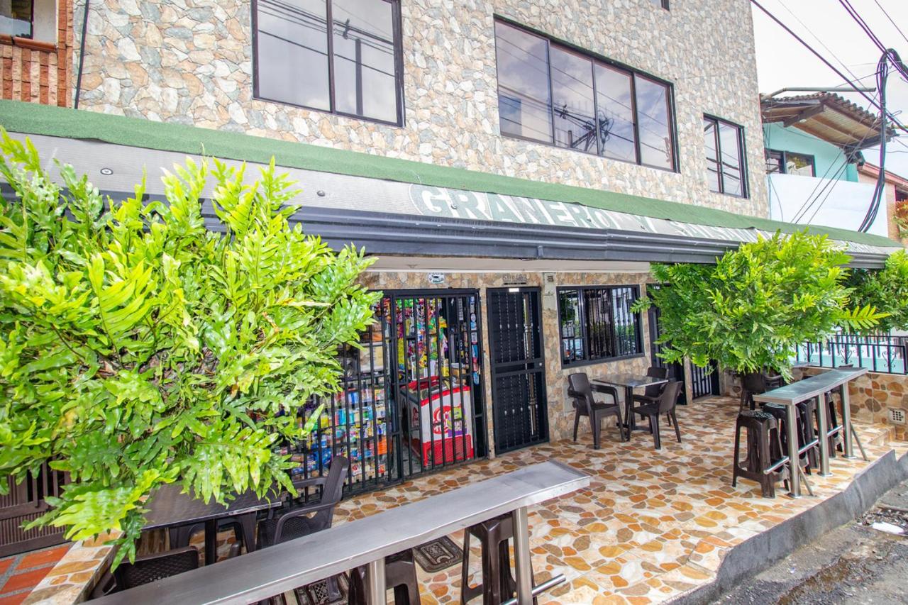 Excelente apartamento cerca a parques turísticos - B&B Medellín