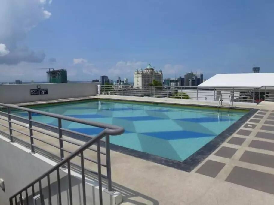 B&B Cebu City - 1014 La Guardia Flat 2 near IT Park - Bed and Breakfast Cebu City