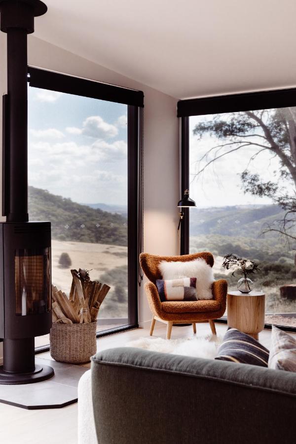 Luxury Alpine Stay with Epic Views at Mt Buller foothills - B&B Merrijig