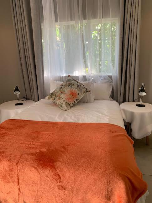 B&B Roodepoort - KLOOFIES GUESTHOUSE - Bed and Breakfast Roodepoort