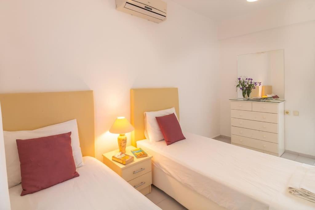 Villa Likya- 5 Bedroom Villa with Private Pool and Gardens - B&B Kalkan