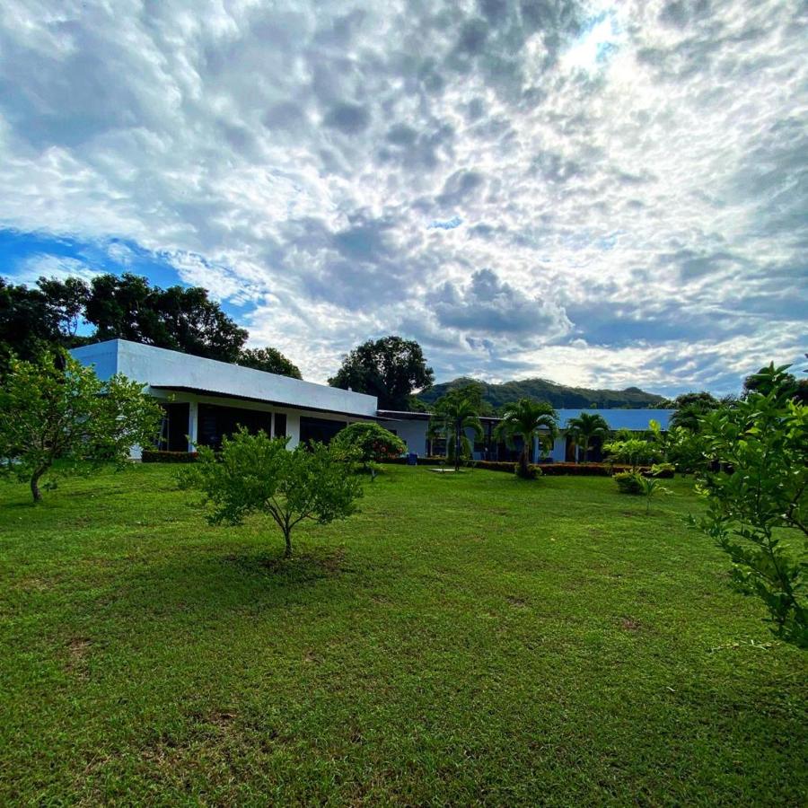 Extraordinaria casa con piscina y pura naturaleza Honda - Bed and Breakfast Honda