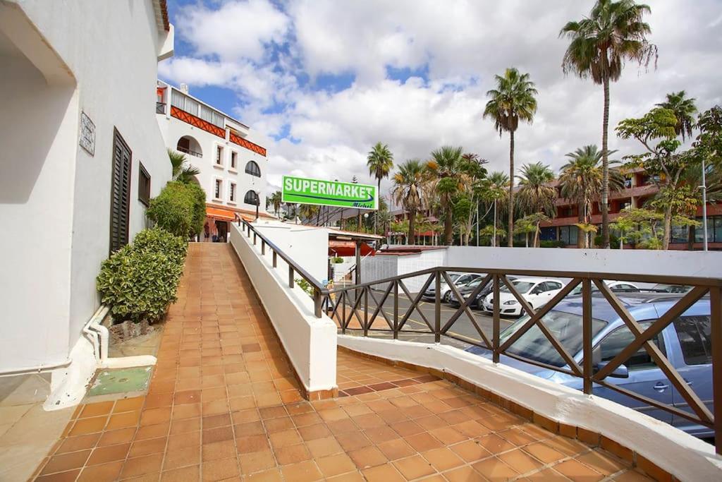 ROBERT APARTMENT PLAYA DE LAS AMÉRICAS - B&B