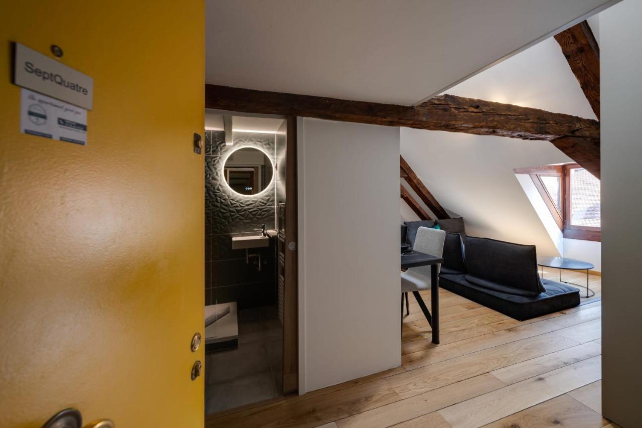 Le SeptQatre - Grand triplex au cœur de la Vieille Ville - Chambres d'hôtes Annecy