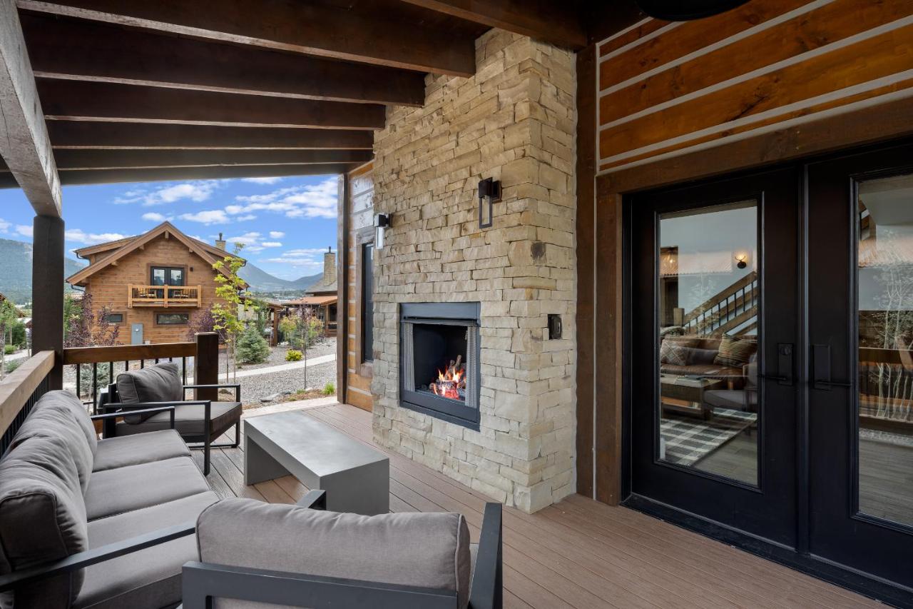 Luxury Cabin! Fireplace and Jacuzzi! - B&B Estes Park