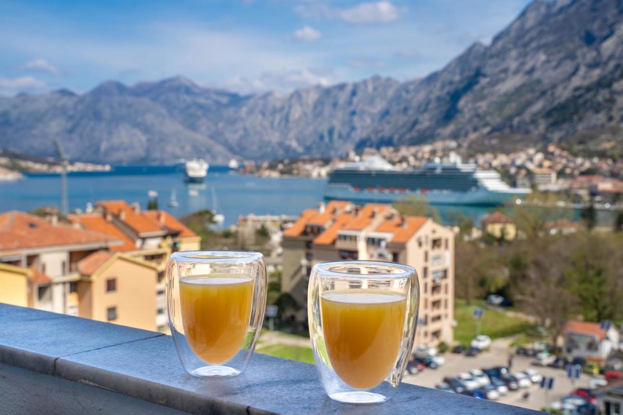 B&B Kotor - The view of Kotor - Sea & Old town view - Bed and Breakfast Kotor