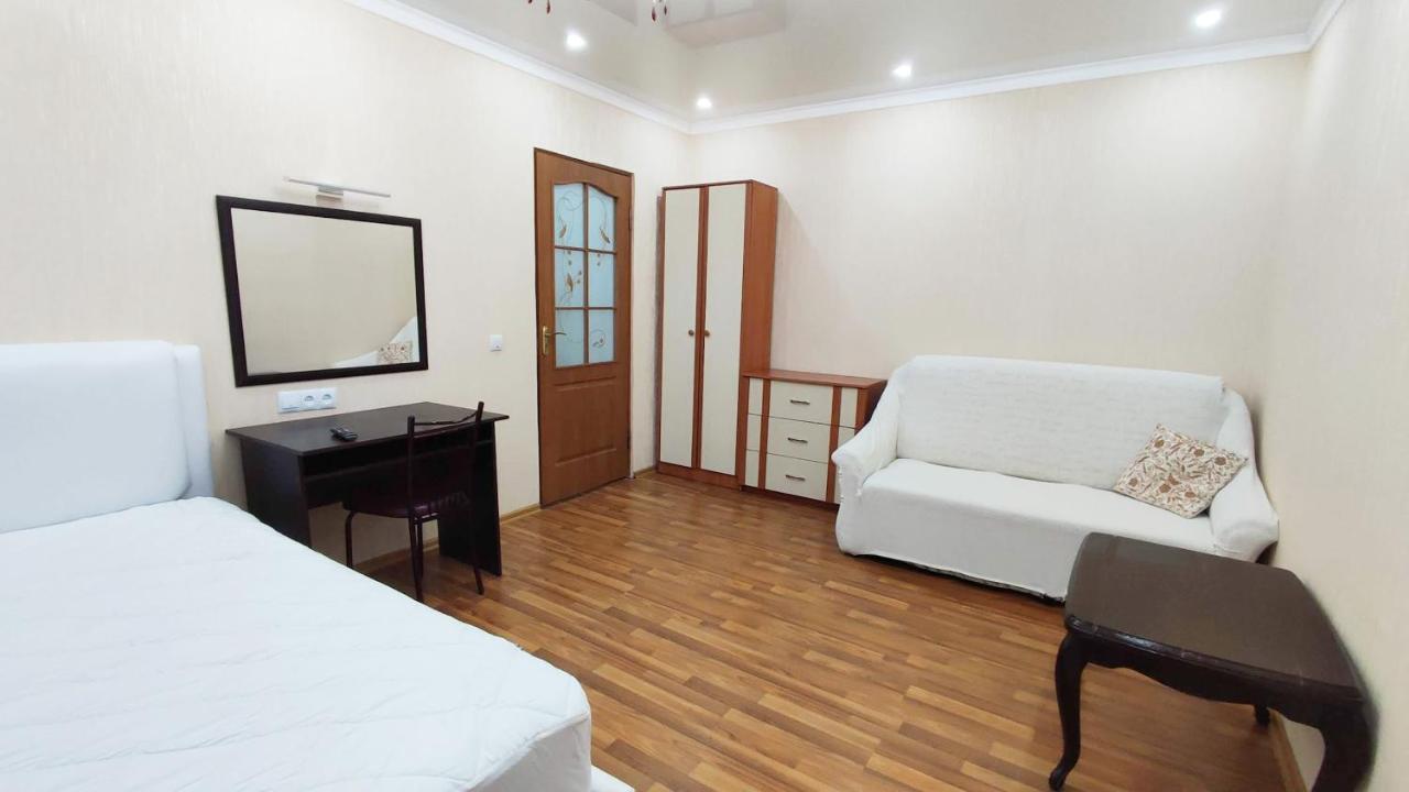 Apartment with Shower