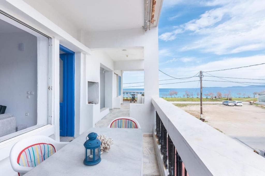 Cycladic flat with sea view and BBQ grill - B&B