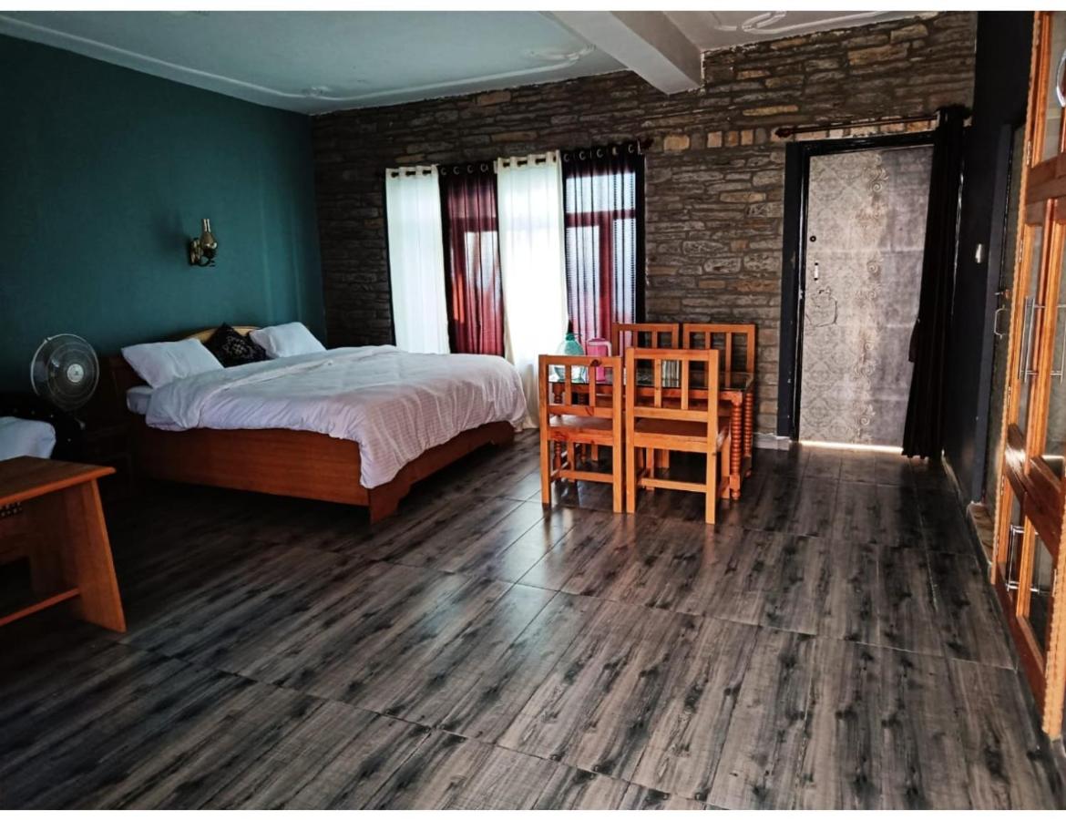 B&B Almora - Hotel Sunnyside Palace, Almora - Bed and Breakfast Almora