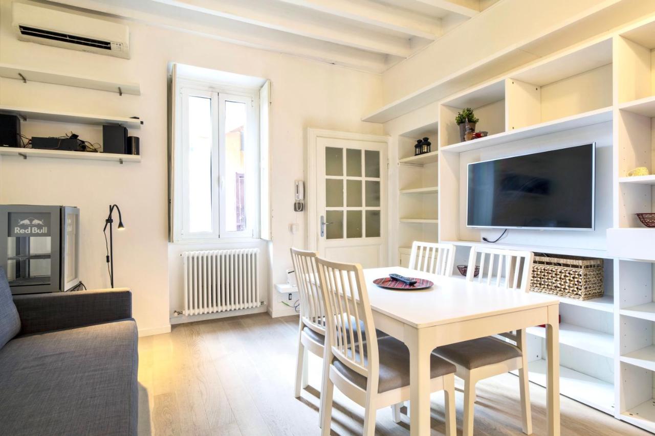 B&B Milán - Lovely apartment on the Navigli river by Easylife - Bed and Breakfast Milán