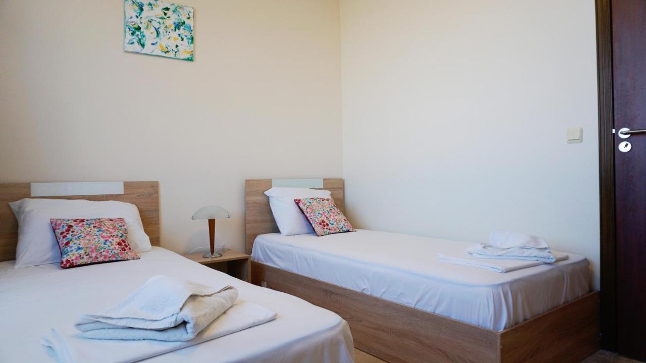 Apartment mit Poolblick
