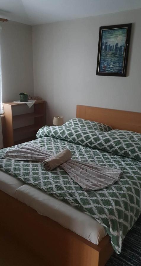 One-Bedroom Apartment with Balcony