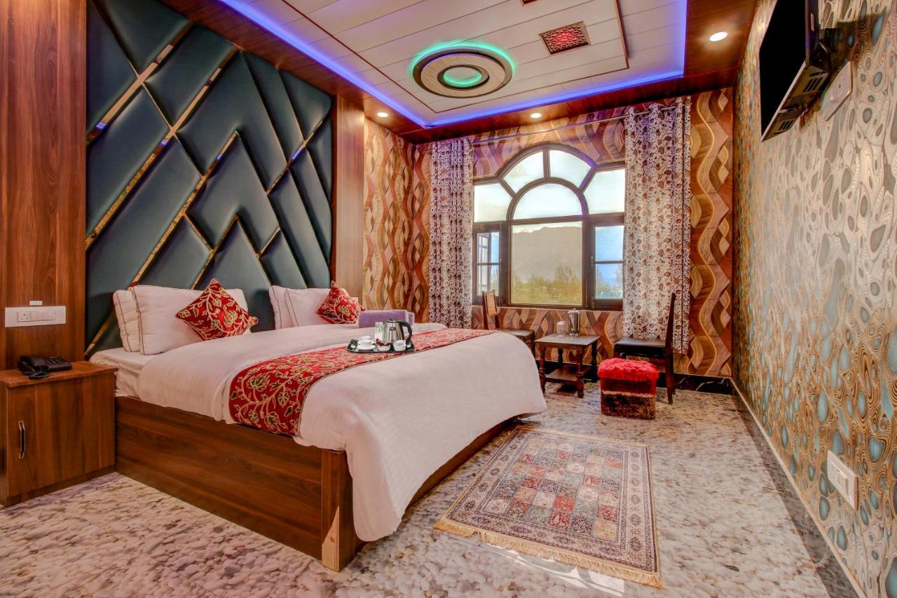 B&B Srinagar - HOTEL ROYAL HAMEED - Bed and Breakfast Srinagar