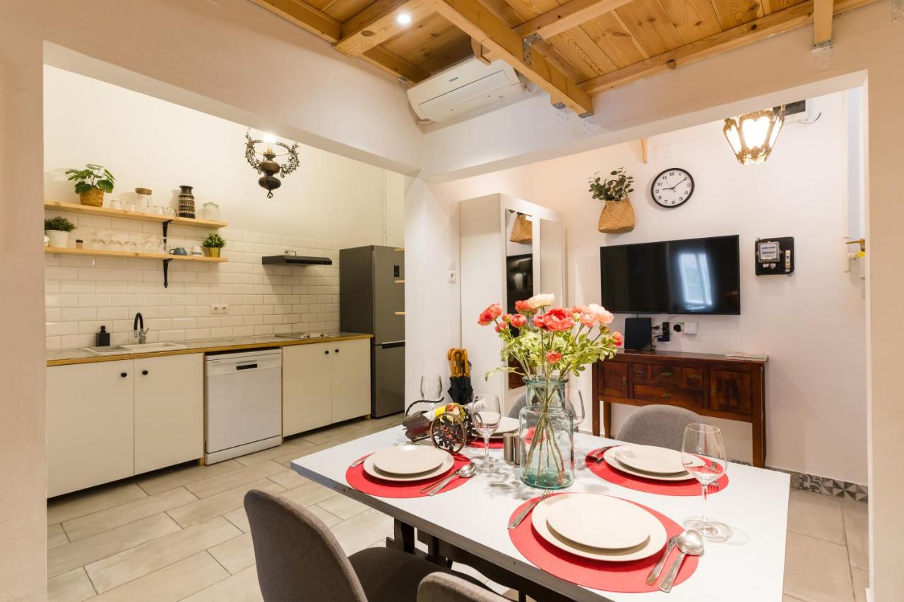 Westend Apartment with Loft Hide Away for Kids- AC - B&B Budapest
