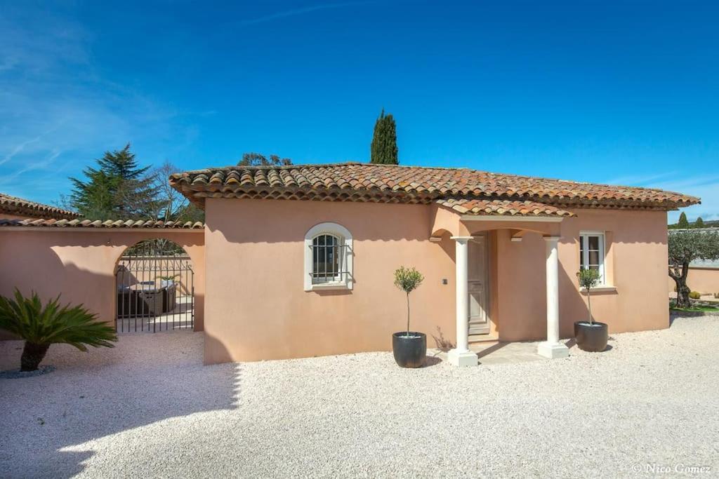 B&B Roquebrune-sur-Argens - Roquebrune-sur-Argens, villa 2 pièces, 4 personnes - Bed and Breakfast Roquebrune-sur-Argens