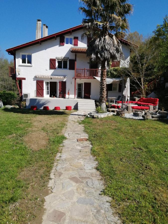 Maison basque à 8 minutes des plages - B&B