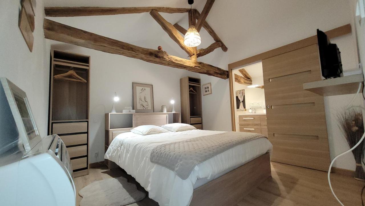 B&B Bonnes - L'ETAPE DES VIGEALIERES - Bed and Breakfast Bonnes