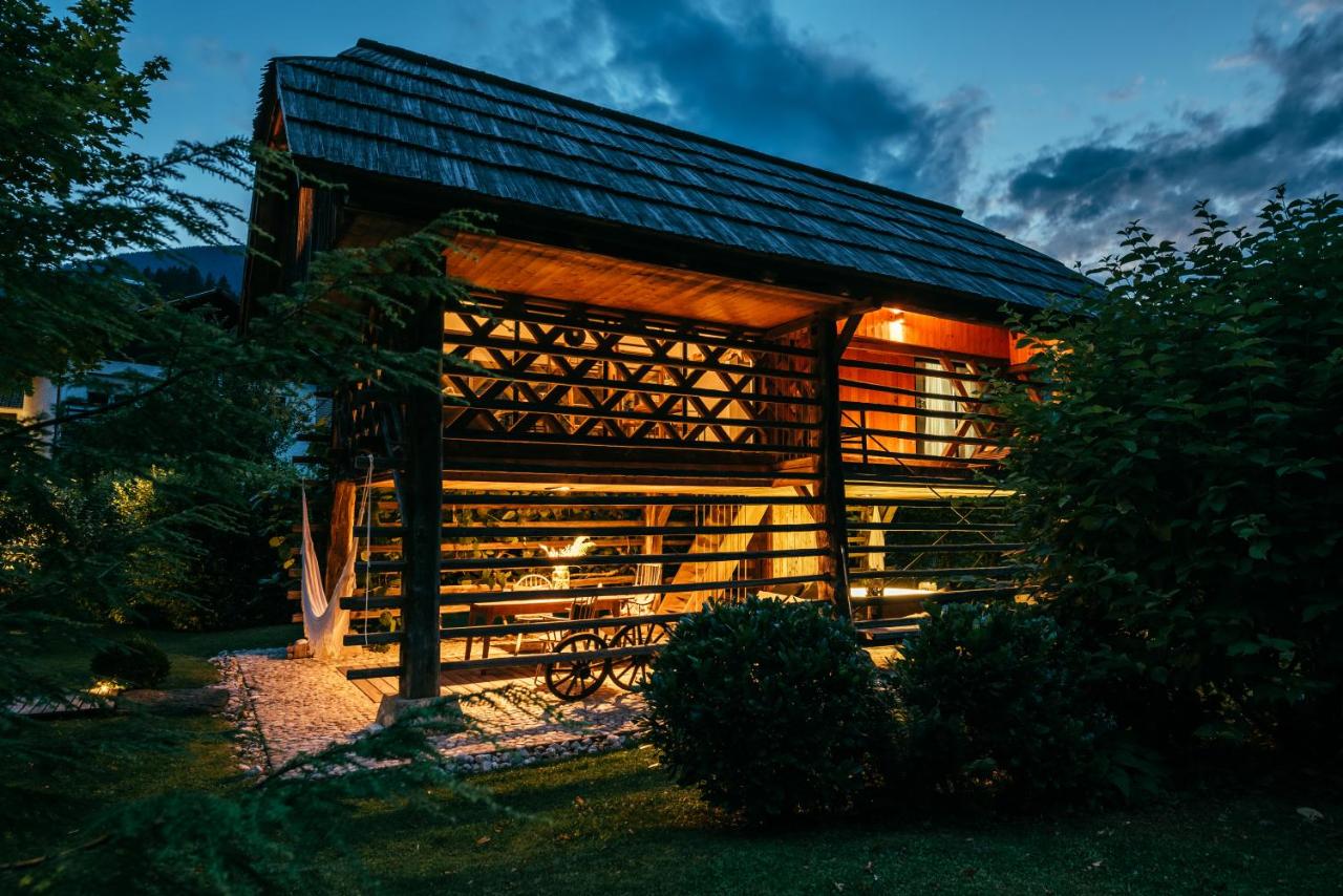 Suite - Hayrack