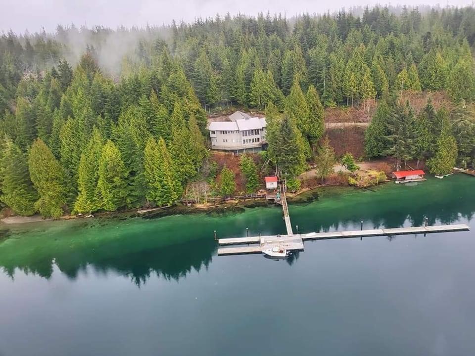 Argo's Landing - B&B Bamfield