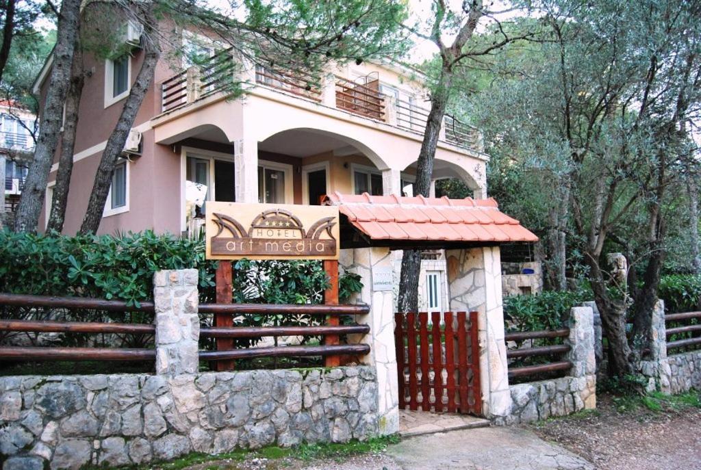 B&B Herceg Novi - Hotel Art Media - Bed and Breakfast Herceg Novi