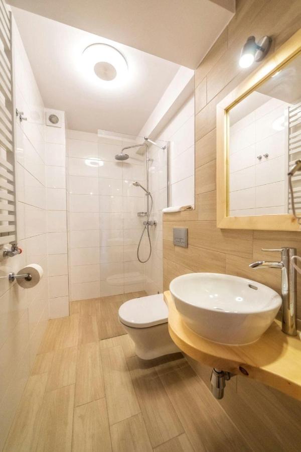 One-Bedroom Deluxe Apartment with Balcony and Kitchenette