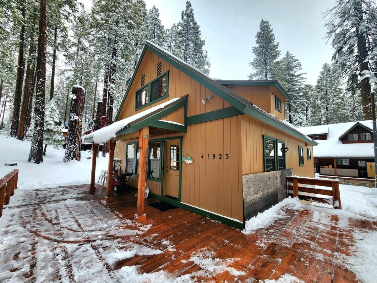 B&B Shaver Lake - Toste Cabin- Spacious 3br Cabin In East Village! - Bed and Breakfast Shaver Lake