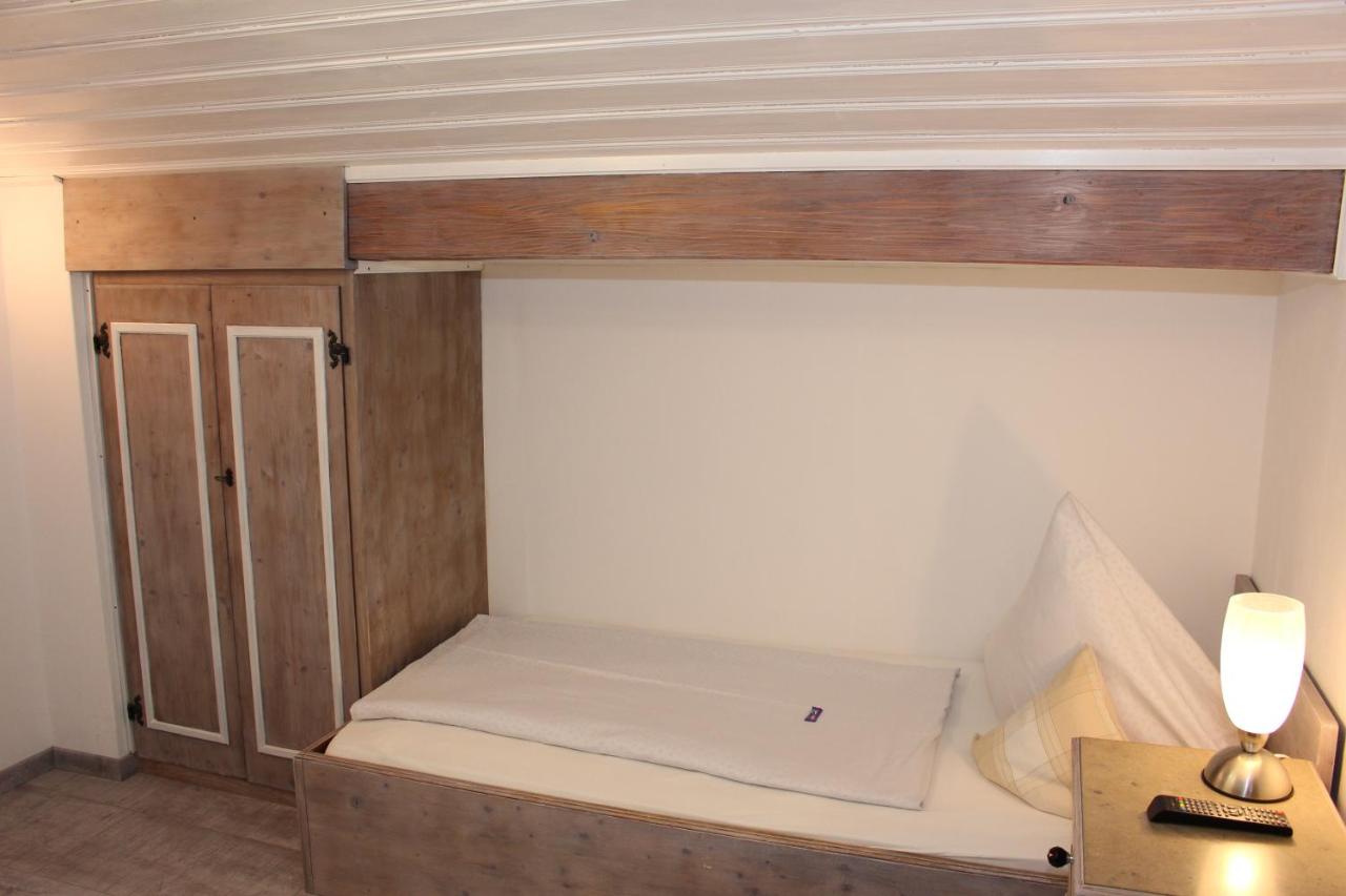 Room 5 - Single Room with Shared Shower / WC
