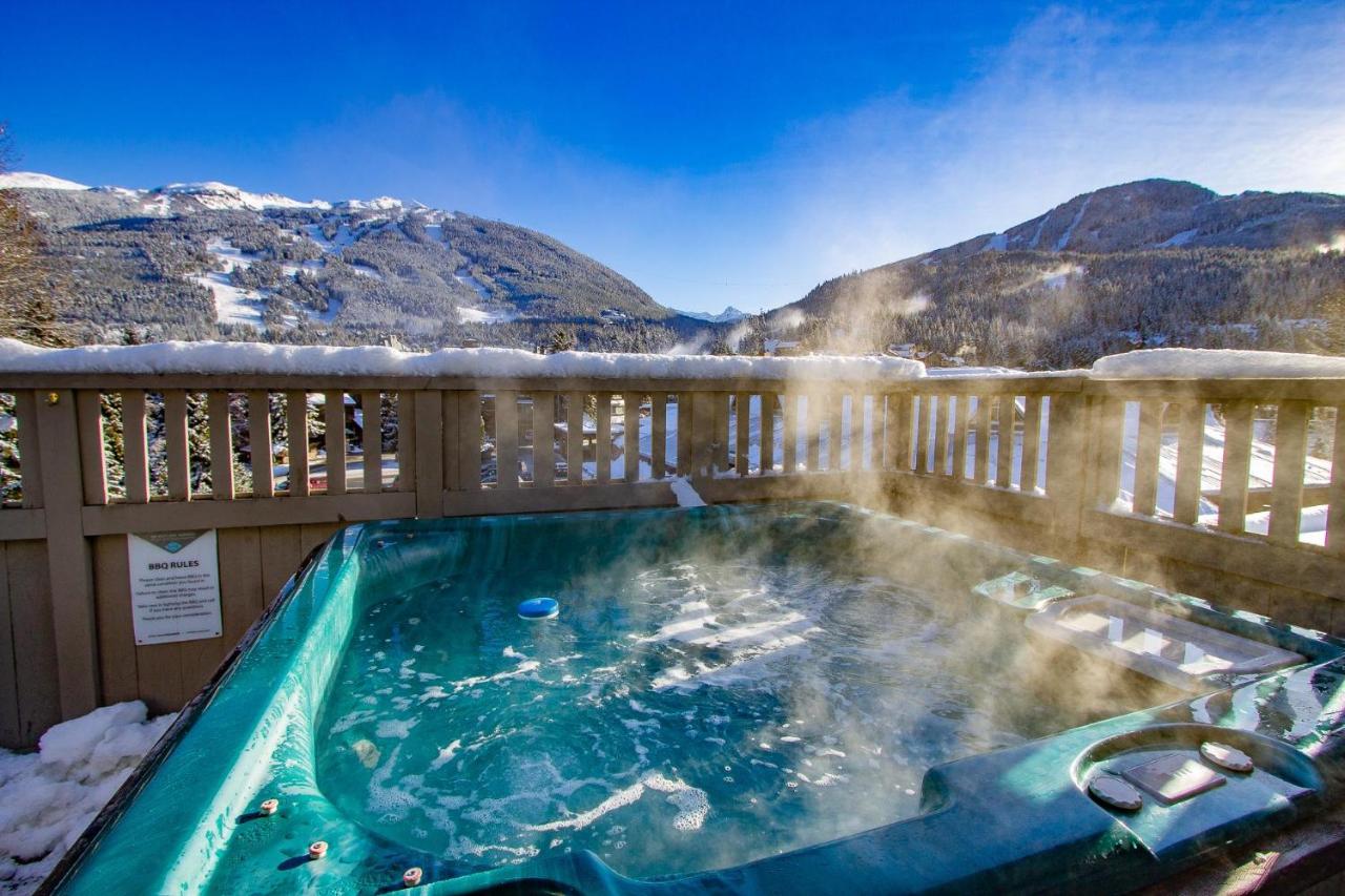 The Royal Suite - Village Penthouse, Private Hot Tub with Mountain Views - B&B