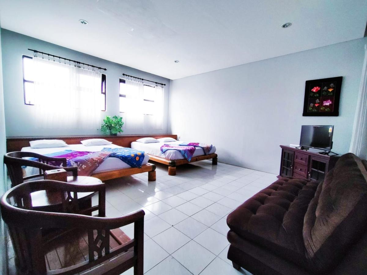 Deluxe Family Room
