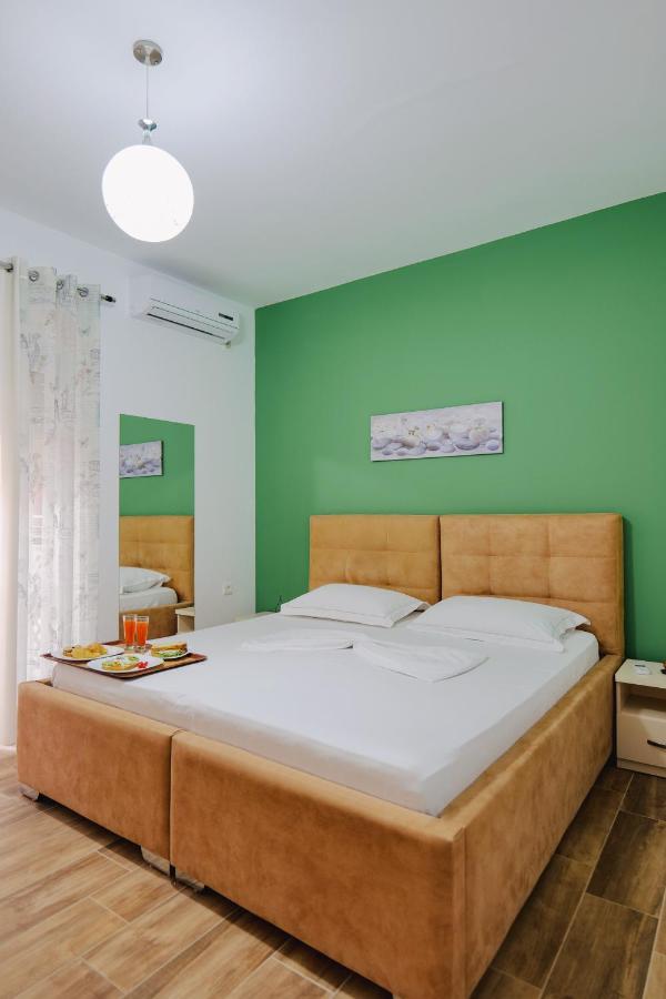 Camera Tripla Comfort