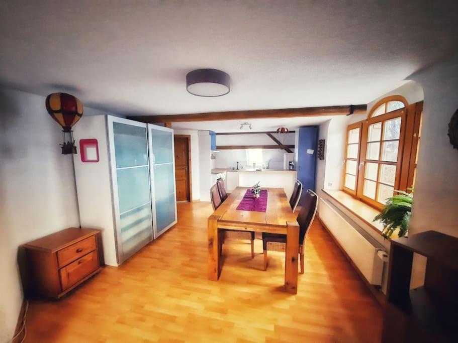 stilvolle Dachgeschoss-Wohnung in Top-Lage - Ferienwohnung Großröhrsdorf