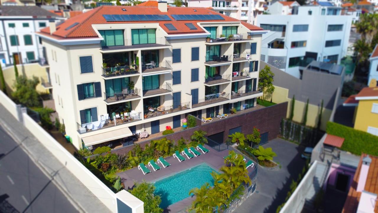 Sunlight Breeze - Modern Pool Haven by LovelyStay - Ferienwohnung Funchal