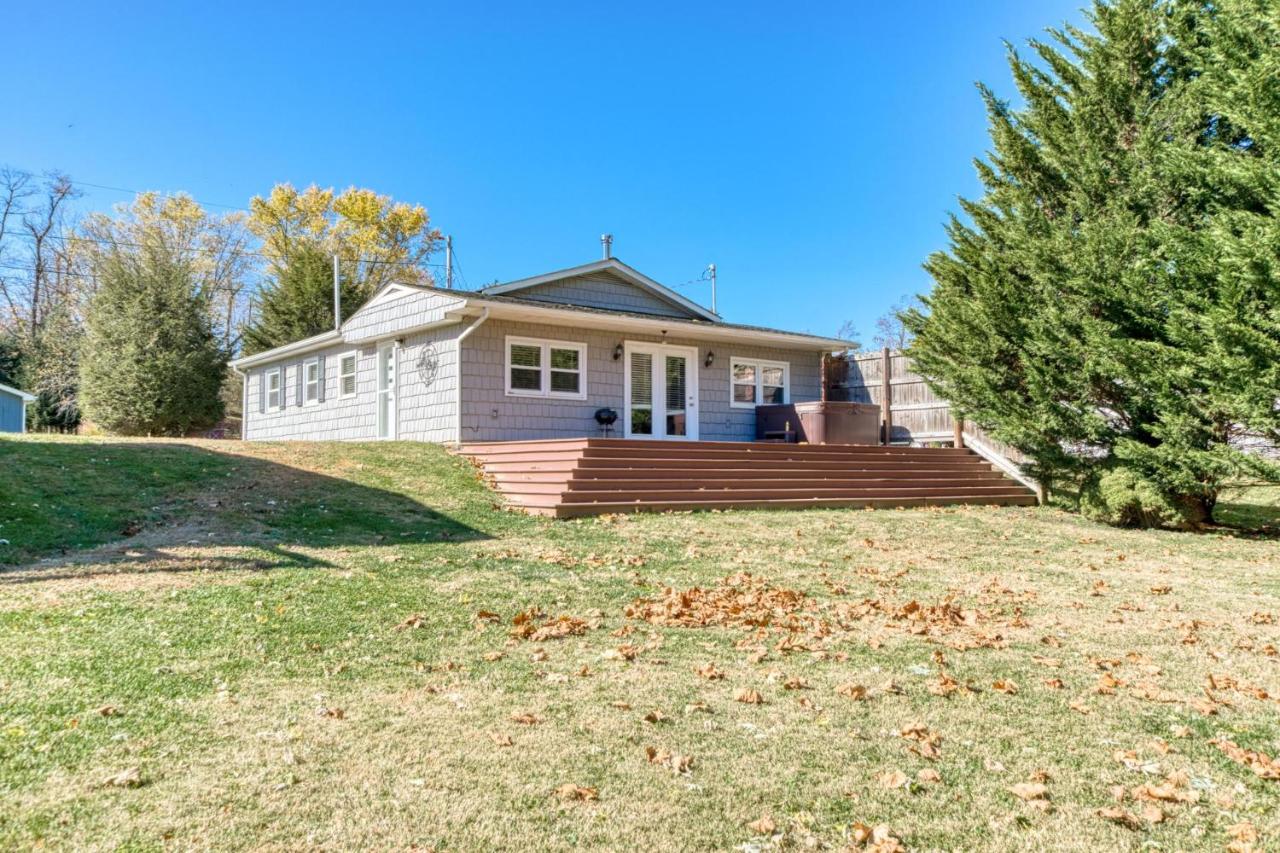 House on the New River, 3BR, 20 minutes from VT - B&B