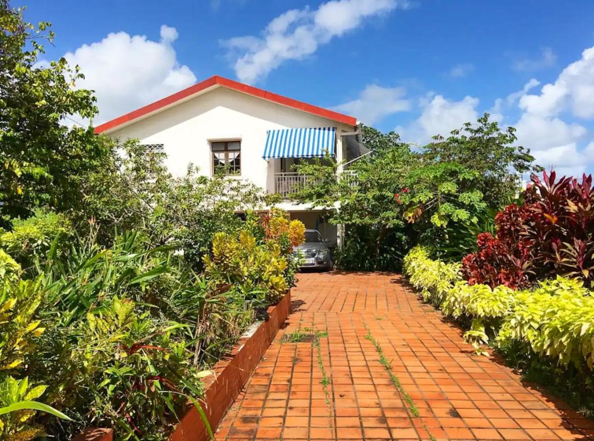 B&B Le François - Appartement d'une chambre avec vue sur la ville piscine privee et jardin clos a Le Francois a 3 km de la plage - Bed and Breakfast Le François