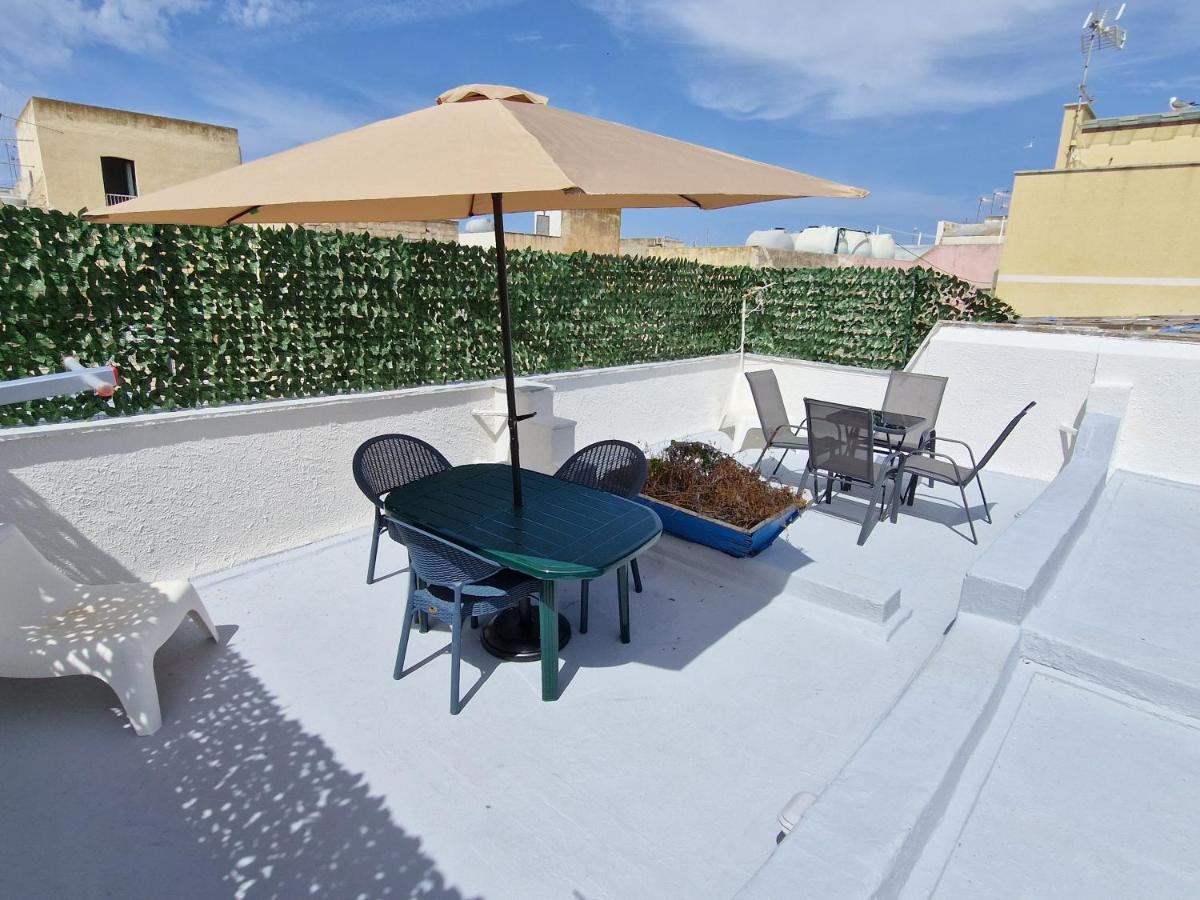 Casette di Alex con TERRAZZA - B&B