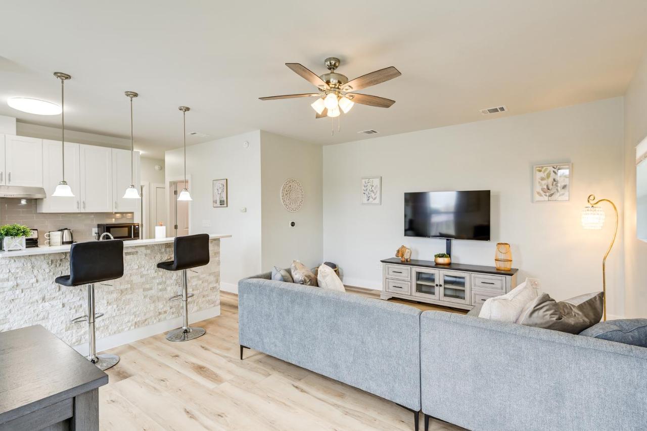 Steps to TCU Campus Modern Fort Worth Apt - B&B Fort Worth