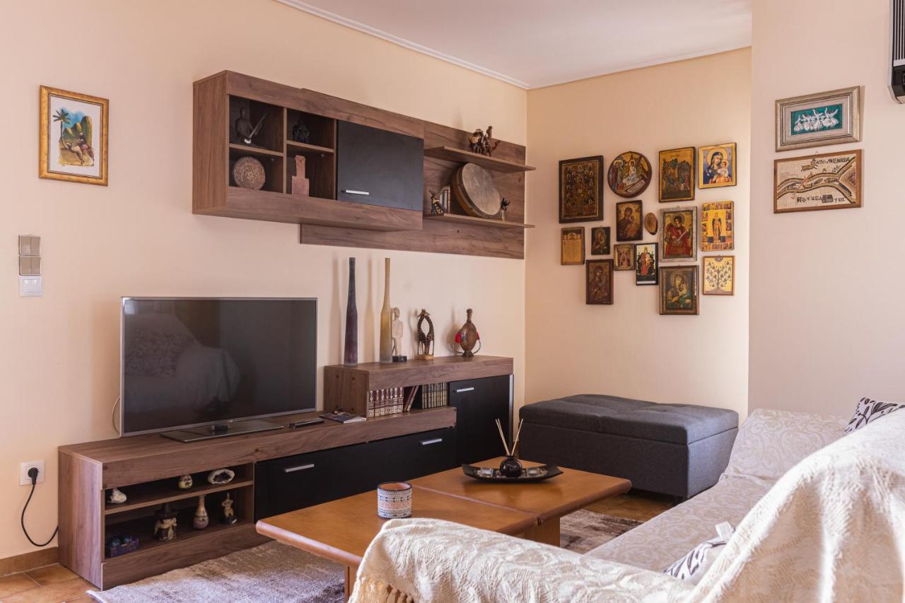 SeaView apt in Varkiza steps to Beach with Parking - Ferienwohnung