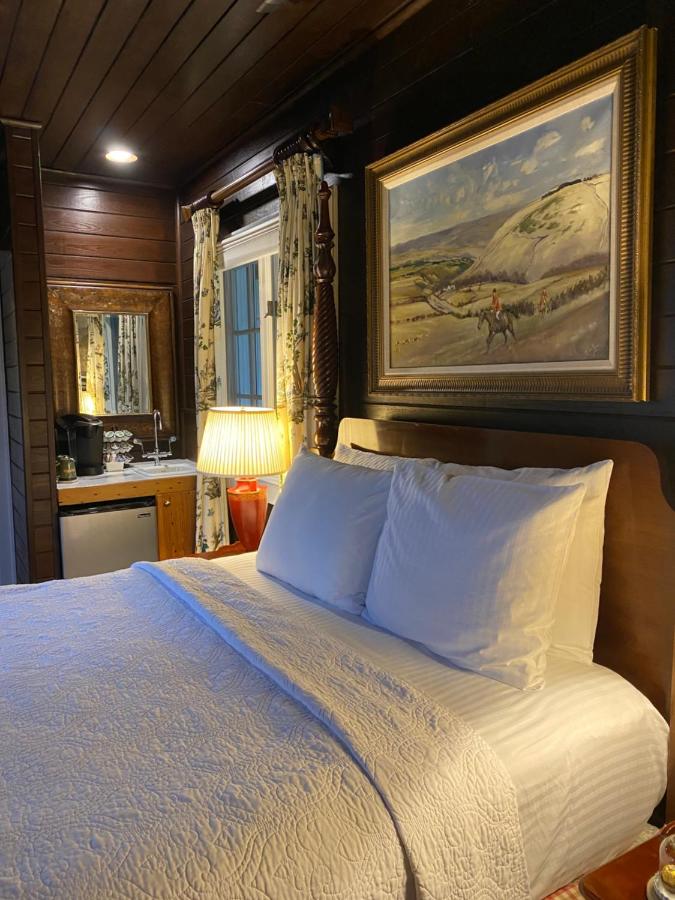 Carlyle Junior Suite