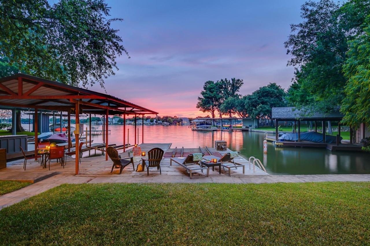 B&B Marble Falls - The Shorewood Lakeside Oasis, Pet-Friendly Getaway - Bed and Breakfast Marble Falls